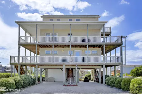 132 Reeves St, North Topsail Beach, NC 28460