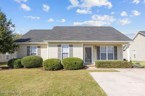 3786 Dover Dr, Ayden, NC 28513