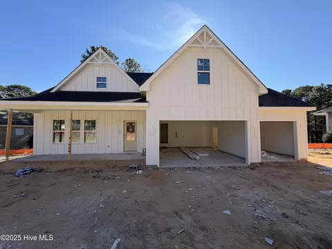 2177 Airport Rd, Whispering Pines, NC 28327