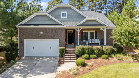 86 Plantation Dr, Southern Pines, NC 28387