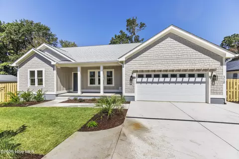 310 Lewis Dr, Carolina Beach, NC 28428