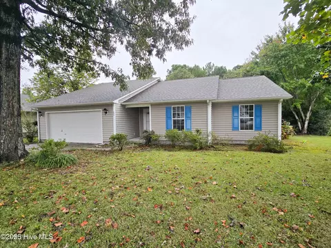 433 Boysenberry Ln, Hubert, NC 28539
