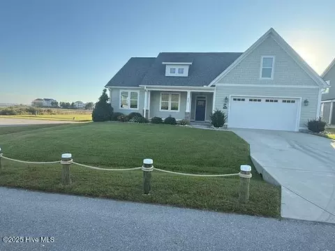 608 Trawler Pl, Newport, NC 28570