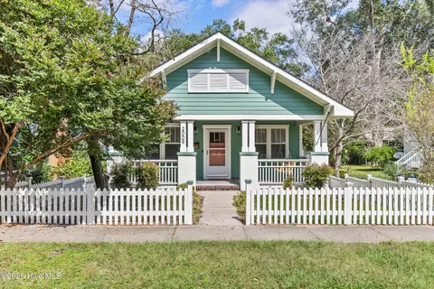 2009 Pender Ave, Wilmington, NC 28403