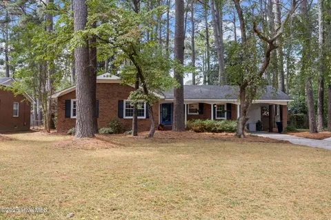 208 Harmony St, Greenville, NC 27834