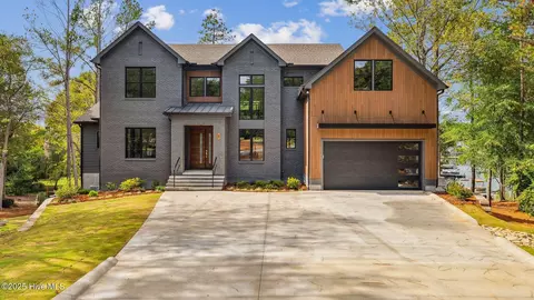 5 Sherwood Ct, Pinehurst, NC 28374