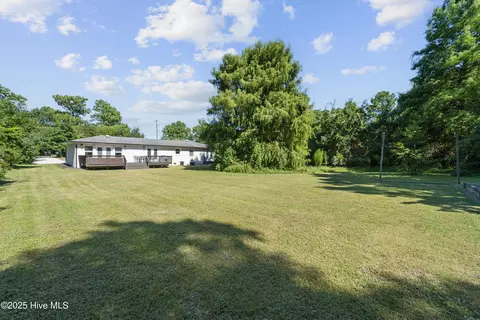 Exterior - 648 Hughes Rd, Hampstead, NC 28443 photo 7 of 8