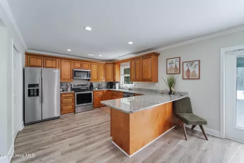 Kitchen - 648 Hughes Rd, Hampstead, NC 28443 photo 1 of 8