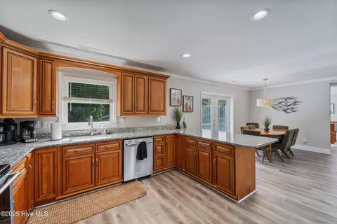 Kitchen - 648 Hughes Rd, Hampstead, NC 28443 photo 3 of 8