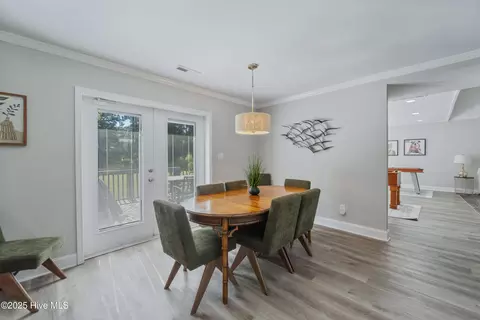 Dining - 648 Hughes Rd, Hampstead, NC 28443 photo 3 of 4