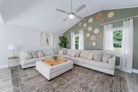 Living - 648 Hughes Rd, Hampstead, NC 28443 photo 2 of 3