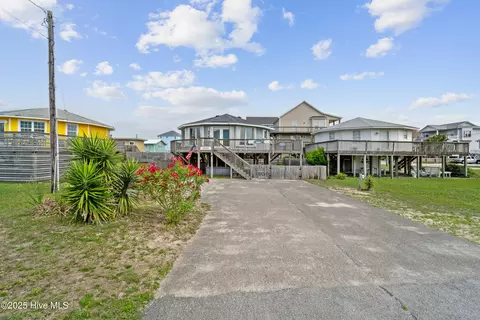 3045 Island Dr, North Topsail Beach, NC 28460