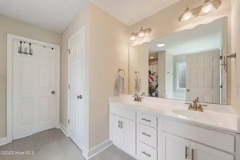 Bath - 575 Stella Rd, Stella, NC 28582 photo 2 of 4