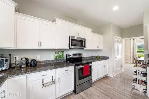 Kitchen - 575 Stella Rd, Stella, NC 28582 photo 5 of 9