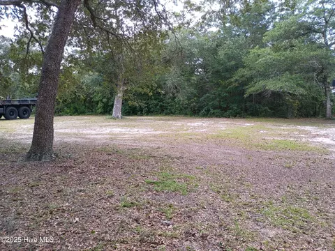 107 SW 28th St, Oak Island, NC 28465