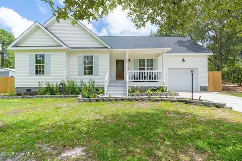 448 Edgewood Rd, Southport, NC 28461