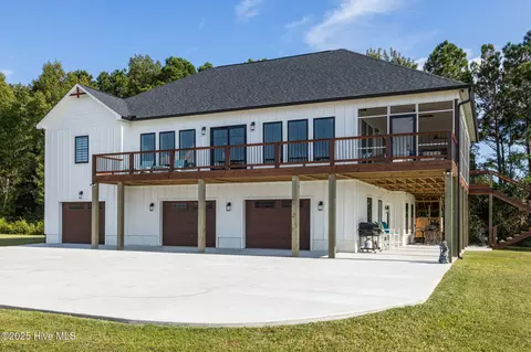 203 Willet Dr, Beaufort, NC 28516