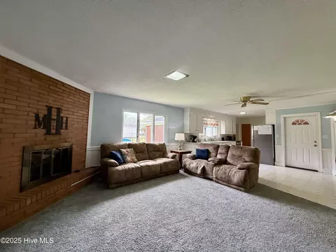 Living - 1005 Pinecrest St, Williamston, NC 27892 photo 1 of 2