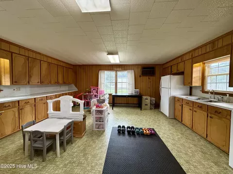 Kitchen - 1005 Pinecrest St, Williamston, NC 27892 photo 9 of 9