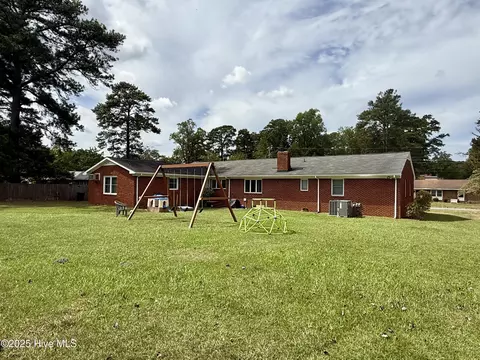Exterior - 1005 Pinecrest St, Williamston, NC 27892 photo 6 of 6