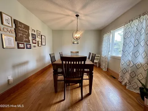 Dining - 1005 Pinecrest St, Williamston, NC 27892 photo 3 of 4
