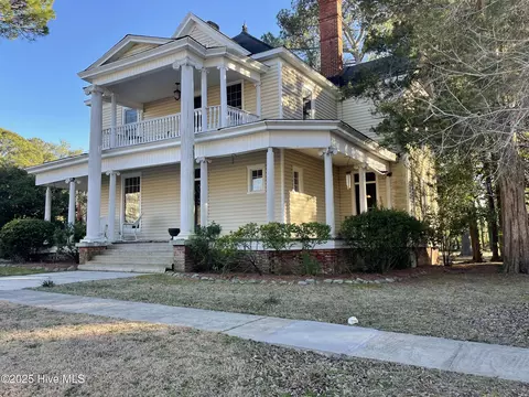 204 E Bailey Ave, Kenly, NC 27542