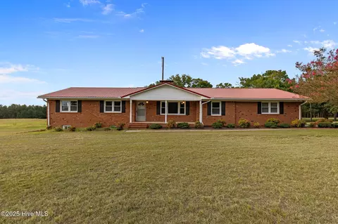 241 Hight Rd, Aberdeen, NC 28315