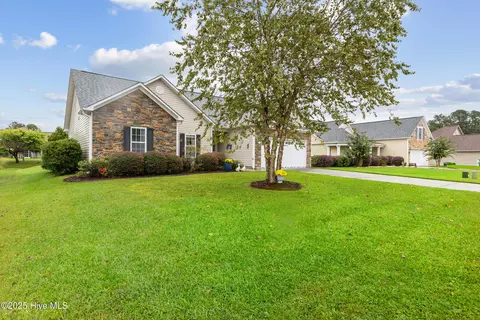 Exterior - 209 Conifer Dr, Hampstead, NC 28443 photo 1 of 4