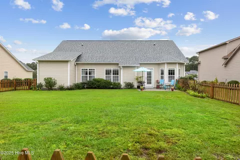 Exterior - 209 Conifer Dr, Hampstead, NC 28443 photo 4 of 4