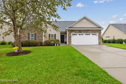 209 Conifer Dr, Hampstead, NC 28443