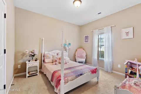 Bedroom - 209 Conifer Dr, Hampstead, NC 28443 photo 5 of 6