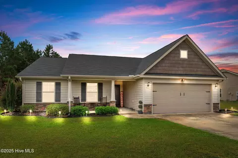 1181 Teakwood Dr, Greenville, NC 27834