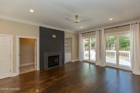 Living - 130 Tamarisk Ln, Pinehurst, NC 28374 photo 2 of 3
