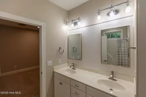Bath - 130 Tamarisk Ln, Pinehurst, NC 28374 photo 4 of 7