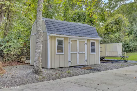 Exterior - 480 Captain Beam Blvd, Hampstead, NC 28443 photo 16 of 21