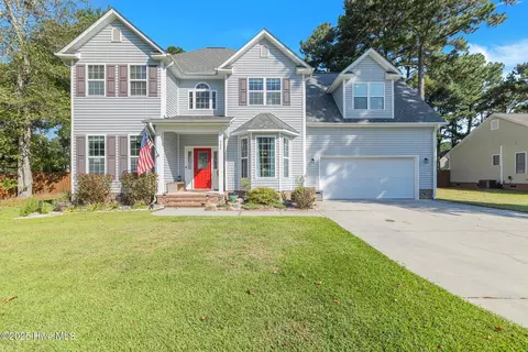 322 Osprey Point Dr, Sneads Ferry, NC 28460