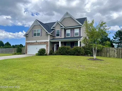 311 Sand Grove Dr, Swansboro, NC 28584