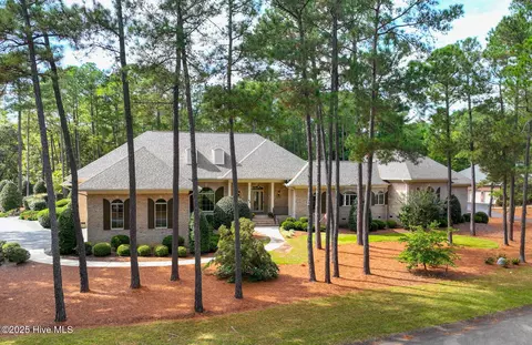 68 Abbottsford Dr, Pinehurst, NC 28374