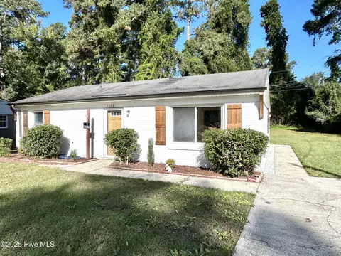 16081 Bronco Dr, Laurinburg, NC 28352