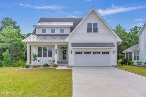 318 Spicer Lake Dr, Holly Ridge, NC 28445