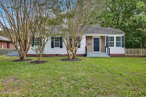 122 E Bayshore Blvd, Jacksonville, NC 28540
