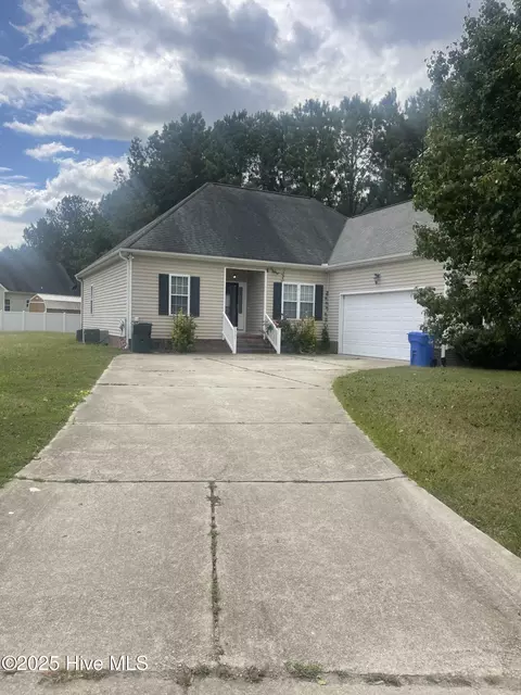2704 Millhaven Ct W, Wilson, NC 27893