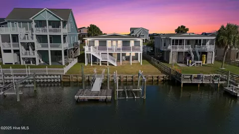 139 Swordfish Dr, Holden Beach, NC 28462