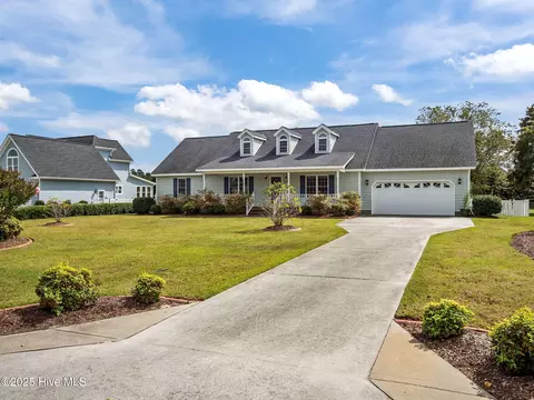 105 Deerfield Ct, Cedar Point, NC 28584