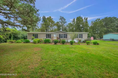 2274 New Rd, Burgaw, NC 28425