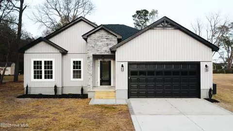 584 Forest Knolls Rd, Goldsboro, NC 27534