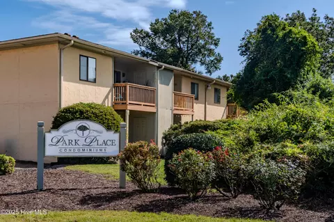 3735 Saint Johns Ct UNIT B, Wilmington, NC 28403