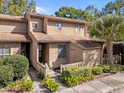 231 Saint Luke Ct, Wilmington, NC 28409
