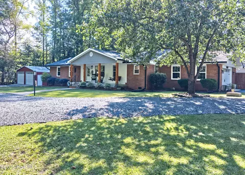 508 S Glenwood Trl, Southern Pines, NC 28387