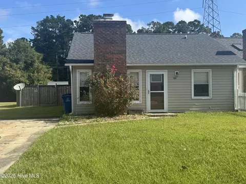 155 Pine Crest Dr, Jacksonville, NC 28546